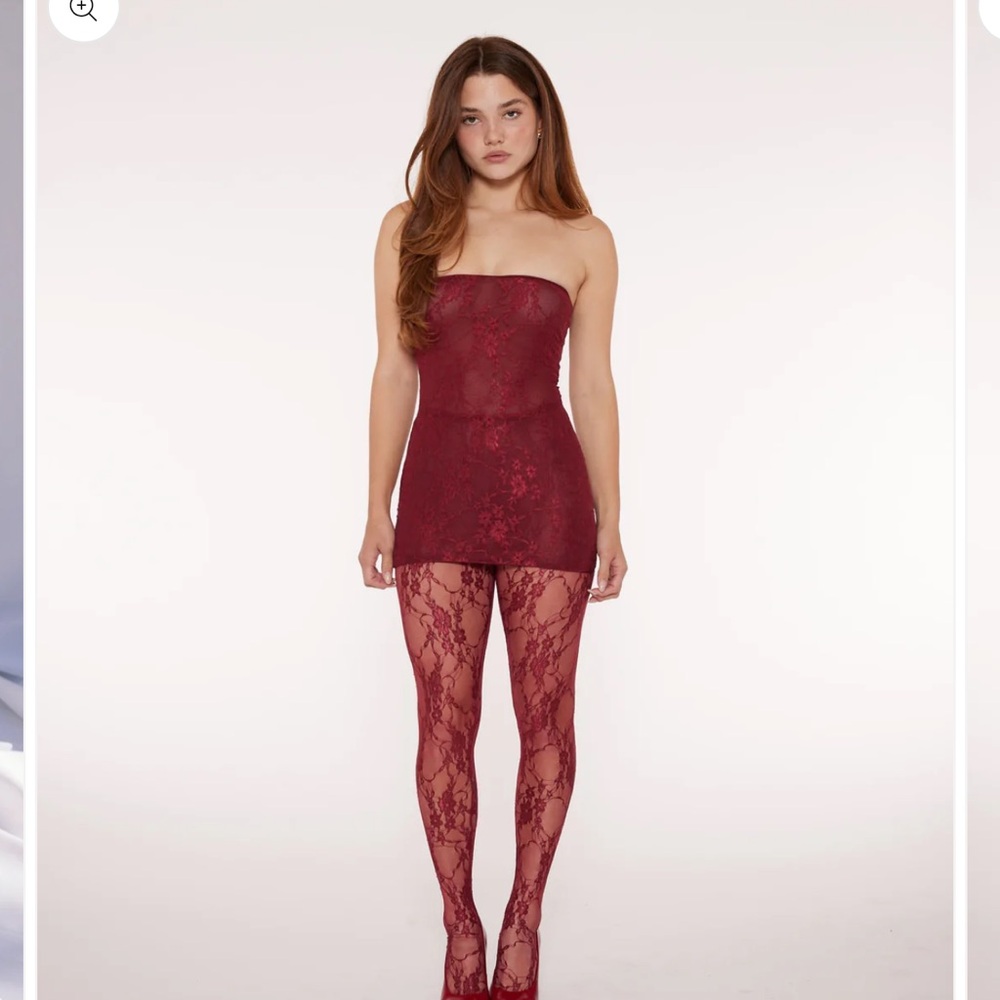Bodée Burgundy Lace Dress